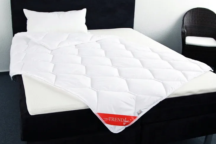 lekka-koldra-na-lato-material-wypelnienia-wlokna-poliestrowe