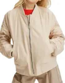 klasyczna-gladka-bezowa-kurtka-bomberka-wodoodporna-zamek-kieszenie-164