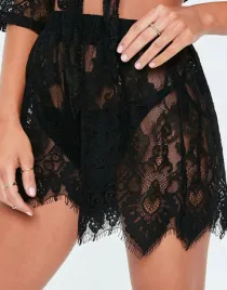 spodenki-plazowe-koronkowe-czarne-krotkie-proste-siateczkowe-missguided-34