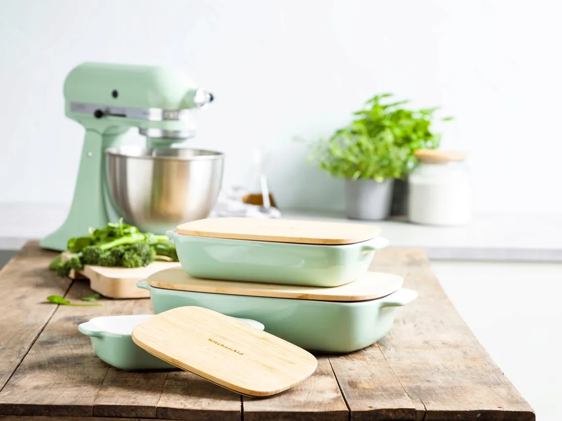 kitchenaid-brytfanna-do-pieczenia-z-pokrywka-drewniana-uniwersalna-40x25cm-kolor-zielony