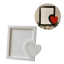 romantyczna-ramka-na-zdjecia-z-motywem-serca-bialy-kolor