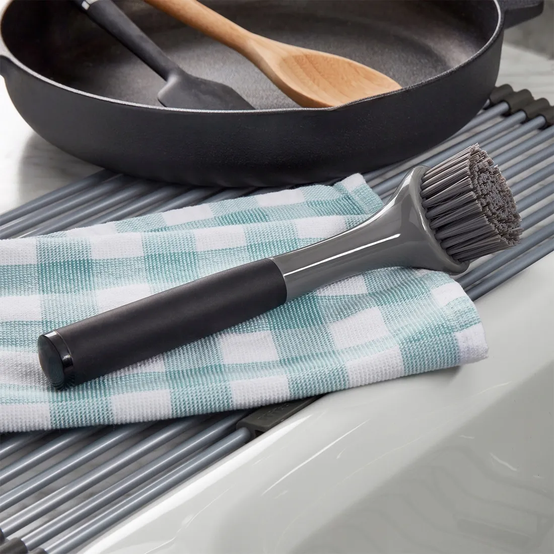 kitchenaid-szczotka-do-mycia-czyszczenia-naczyn-reczna-26cm-szara-marka-kitchenaid