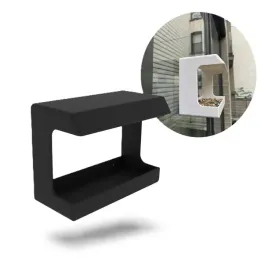 karmnik-dla-ptakow-na-okno-czarny-montaz-na-szybe