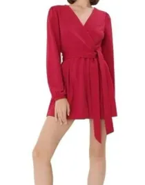 rozowy-kombinezon-z-dlugim-rekawem-kopertowy-dekolt-z-paskiem