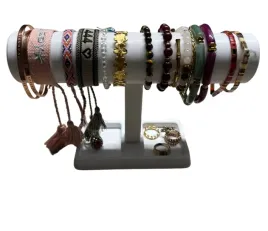 stojak-ekspozytor-na-bransoletki-i-pierscionki-design-elegancki