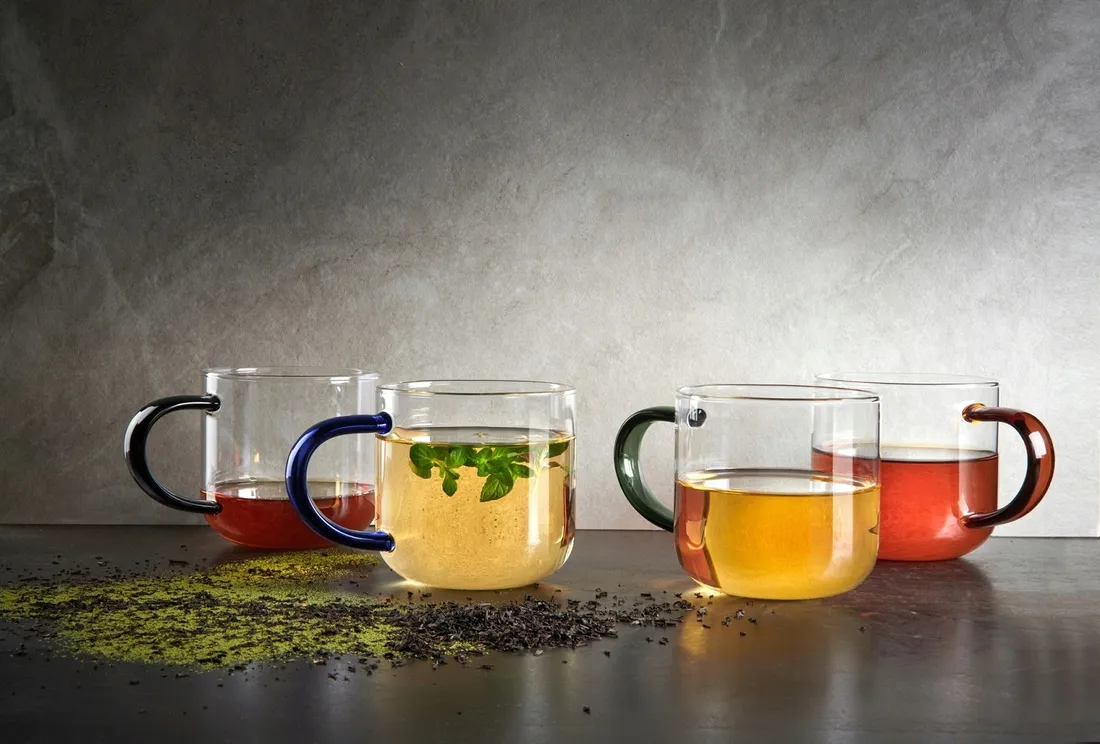 kubek-400ml-przezroczysty-kolorowe-ucho-do-goracego-herbaty-kawy-kakao-marka-asa