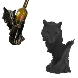 unikatowy-stojak-na-butelke-wina-z-motywem-wilka-prezent-na-urodziny