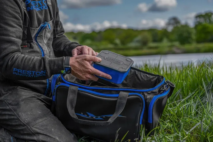 torba-preston-supera-x-bait-48x27x25cm-szerokosc-dluzszy-bok-48-cm