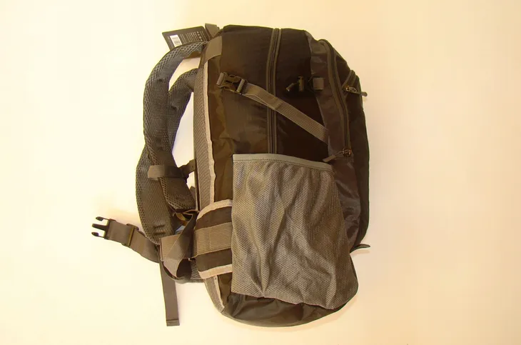 plecak-globe-35l-hi-mountain-cechy-dodatkowe-na-zamek