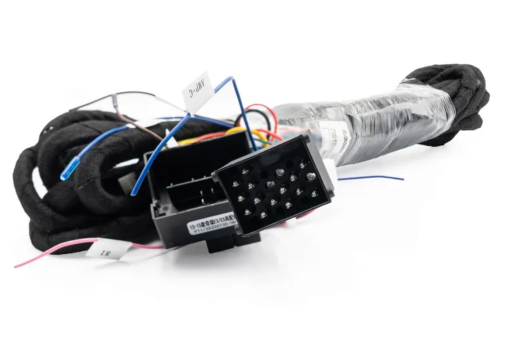 kabel-multimedialny-adapter-do-radia-bmw-e39-e46-e53-do-radia-android-marka-ncs