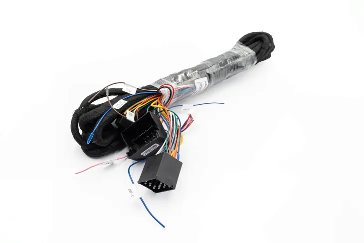 kabel-multimedialny-adapter-do-radia-bmw-e39-e46-e53-do-radia-android-kod-producenta-y3380-model-y3380