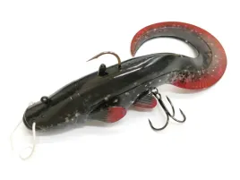 przyneta-sum-dam-real-life-catfish-curl-tail-25cm-210g-grey-trolling-1szt