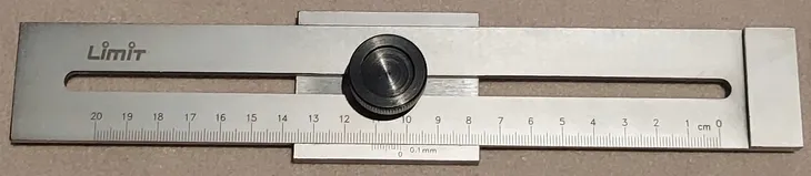 znacznik-traserski-200mm-limit-23790108-szerokosc-40-mm