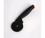 noz-do-pizzy-fiskars-functional-form-1019533-marka-fiskars