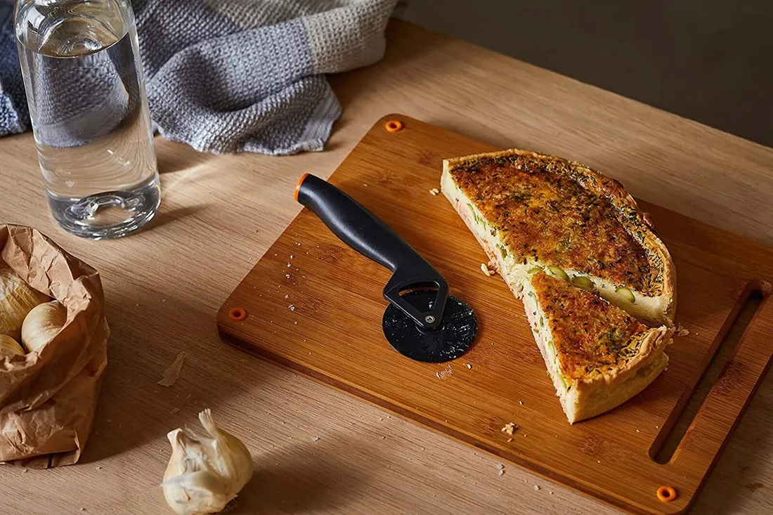 noz-do-pizzy-fiskars-functional-form-1019533