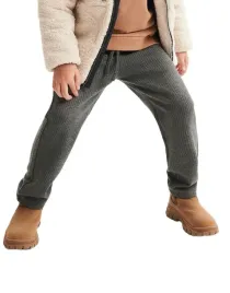 szare-dlugie-spodnie-prosta-nogawka-wzor-paski-kieszenie-guma-w-pasie