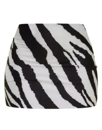 biala-prazkowana-prosta-mini-spodnica-czarny-wzor-prettylittlething-32