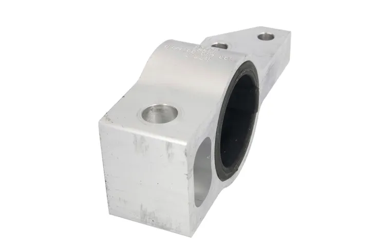 tuleja-wahacza-przod-tylna-audi-q3-8u-meyle-hd-waga-z-opakowaniem-2-kg