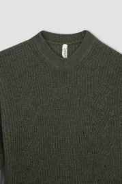 dzianinowy-klasyczny-sweter-zielony-splot-dlugi-rekaw-defacto-110