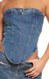 jeansowy-top-odkryte-ramiona-asymetryczny-gladki-prettylittlething-36