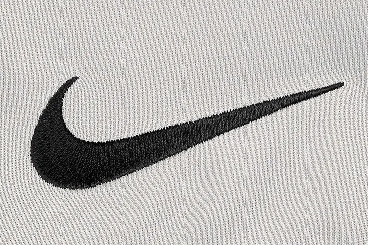 spodenki-juniorskie-dry-park-iii-nb-nike-137-147-kolor-szary
