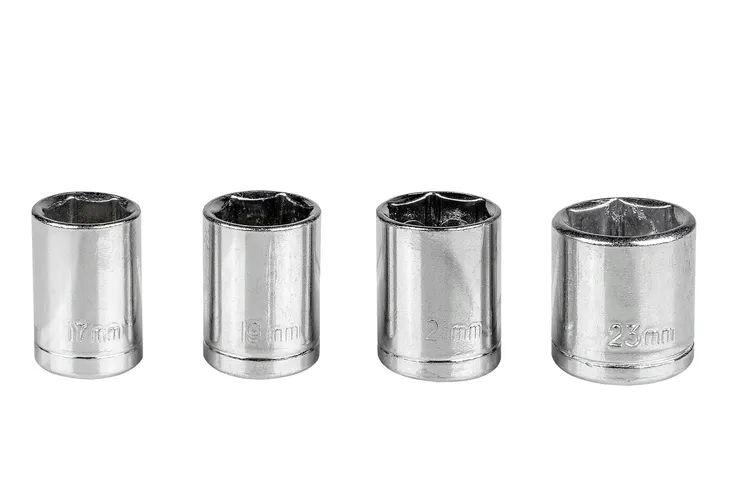 klucz-udarowy-elektryczny-800nm-2200w-4-nasadki-zasilanie-sieciowe