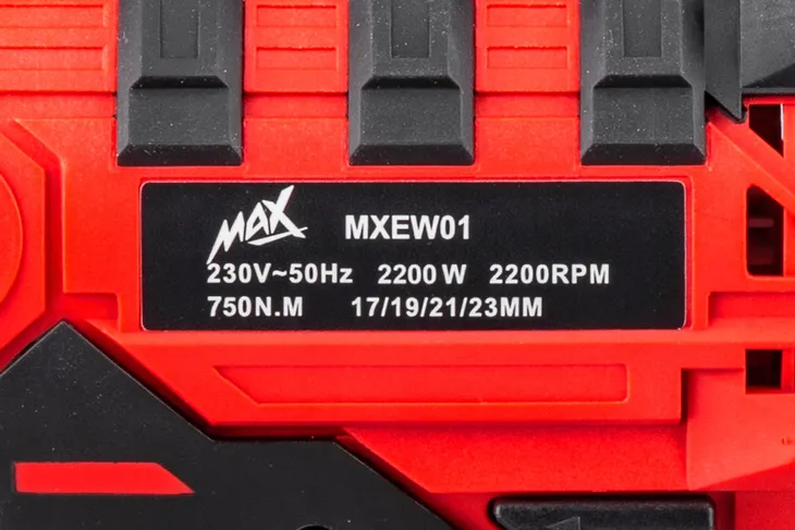 klucz-udarowy-elektryczny-800nm-2200w-4-nasadki-predkosc-obrotowa-2200-obr-min