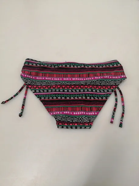 firefly-dol-od-stroju-bikini-ella-38-aztec-n339-cechy-dodatkowe-brak