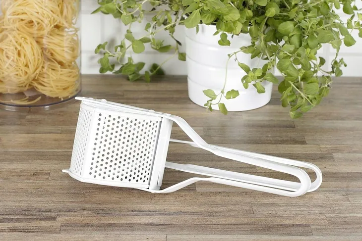 praska-do-ziemniakow-primpol-kolor-bialy