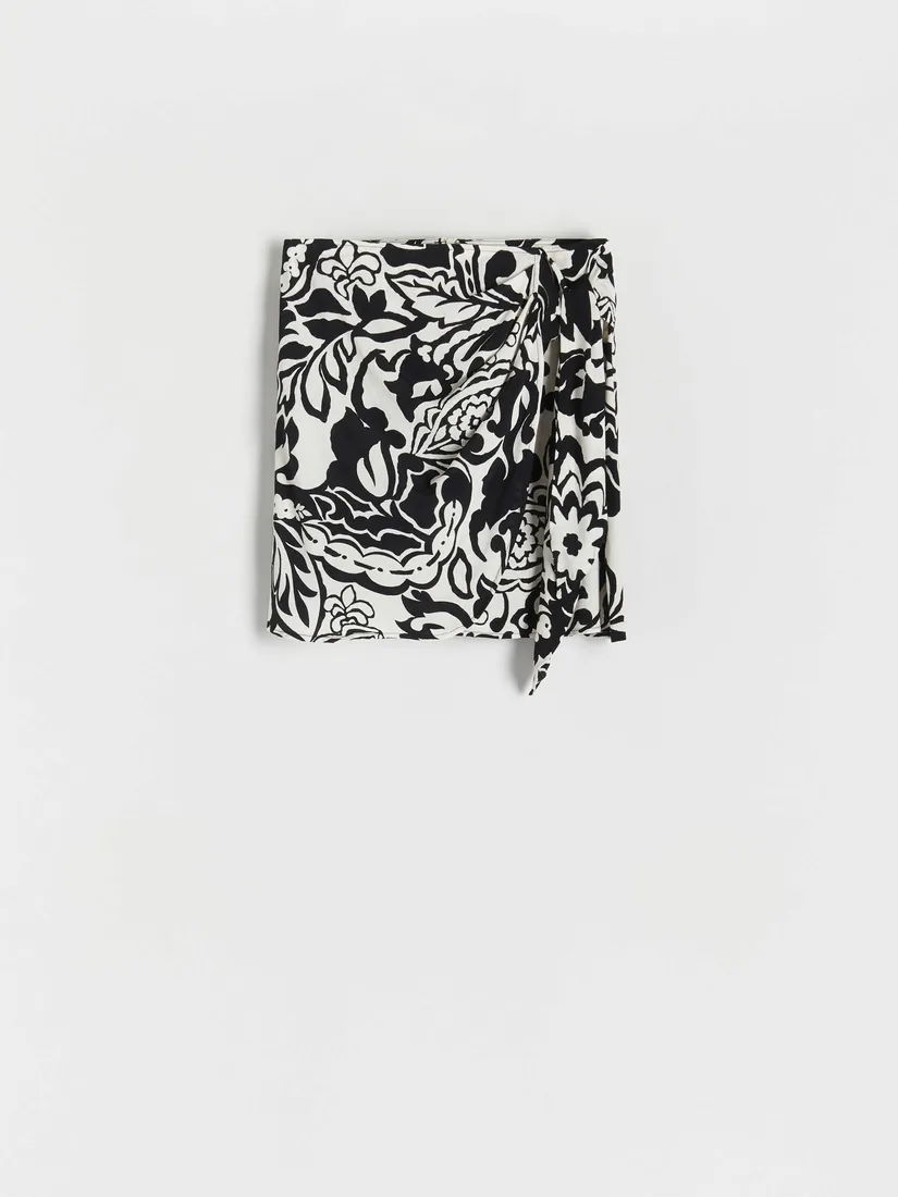 reserved-spodnica-prosta-mini-rozmiar-s-linia-regular