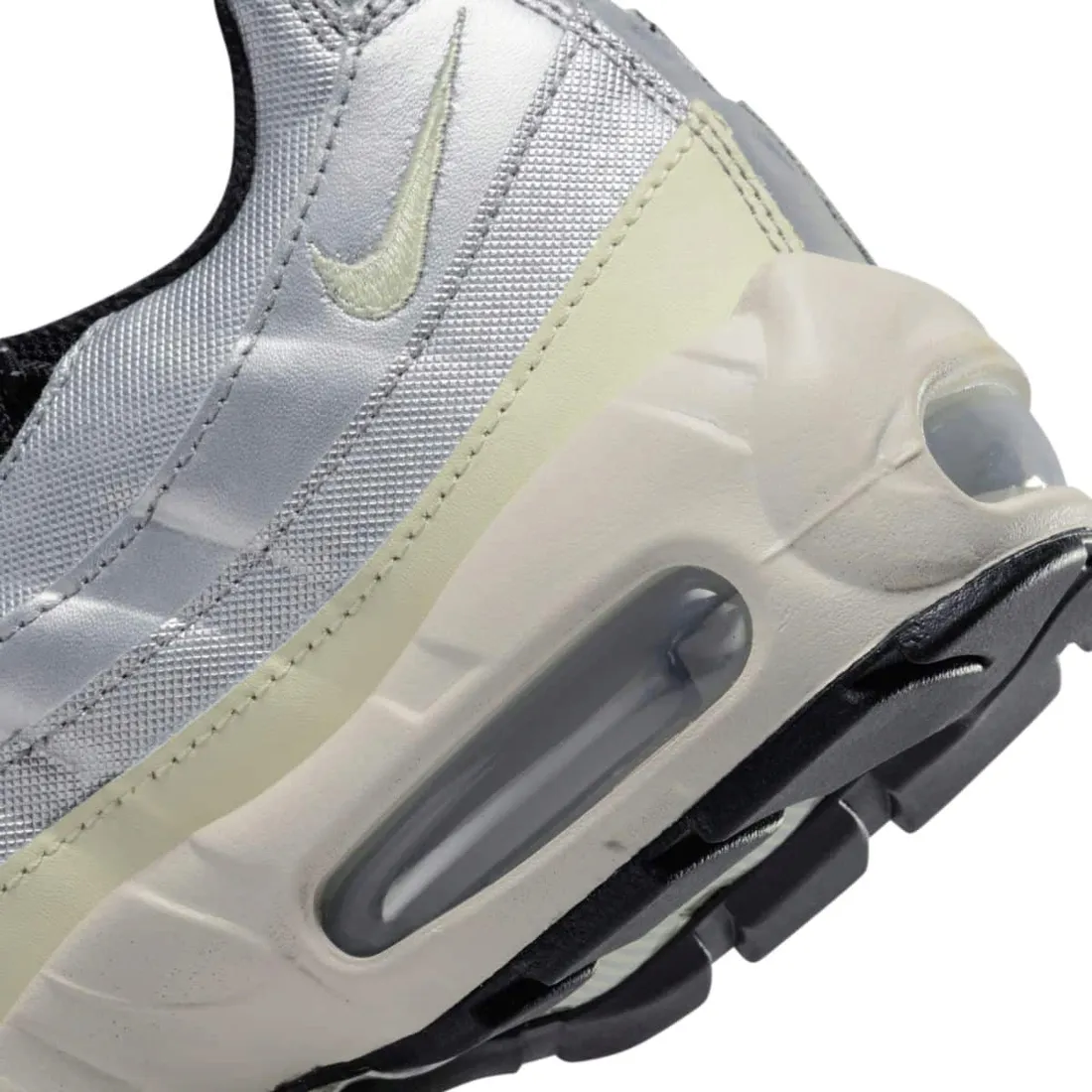 buty-air-max-95-wm-s-nike-39-kod-producenta-fd0798-001