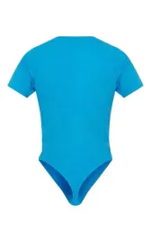niebieskie-dopasowane-body-nadruk-krotki-rekaw-prettylittlething-50