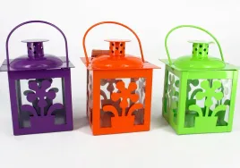 latarenka-z-kwiatuszkiem