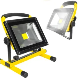 halogen-roboczy-reflektor-naswietlacz-led-z-akumulatorem-przenosny-ip65-50w