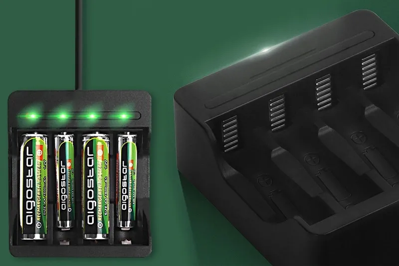 ladowarka-decorya-4x-4-aa-aaa