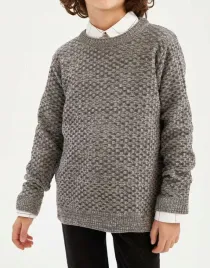 klasyczny-sweter-kratka-wzor-szary-teksturowany-defacto-116