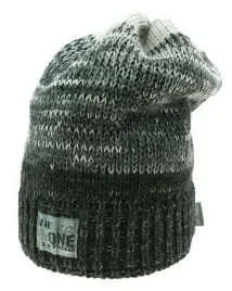 zimowa-czapka-dla-chlopca-z-kominem