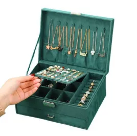 szkatulka-do-przechowywania-bizuterii-ecarla-zielona-skorzana