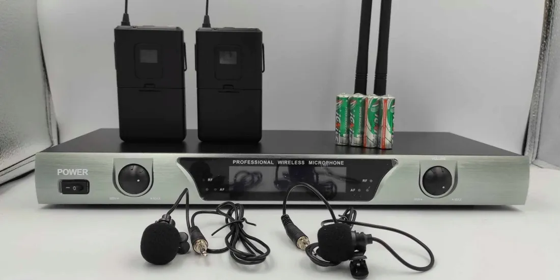 bezprzewodowy-system-mikrofonow-uhf