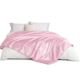 satynowa-narzuta-na-lozko-150-200-cm-miekka-mikrofibra-rozowa