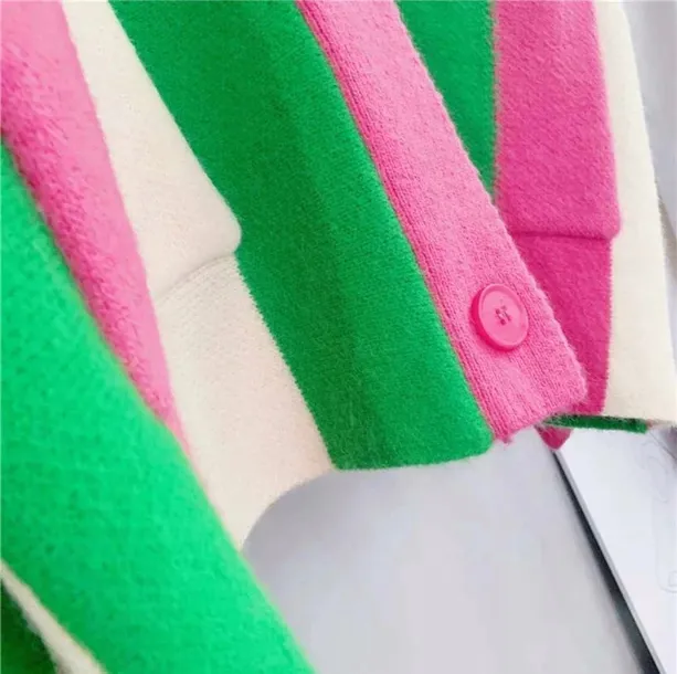 damski-sweter-w-paski-eu-m-guziki-luzny-serek-rozmiar-uniwersalny