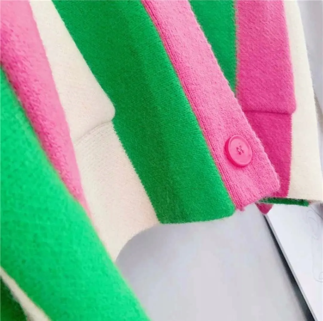 damski-modny-sweter-w-grube-paski