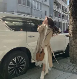 damski-plaszcz-dwurzedowy-z-paskiem-bezowy-do-kolan-rozmiar-s