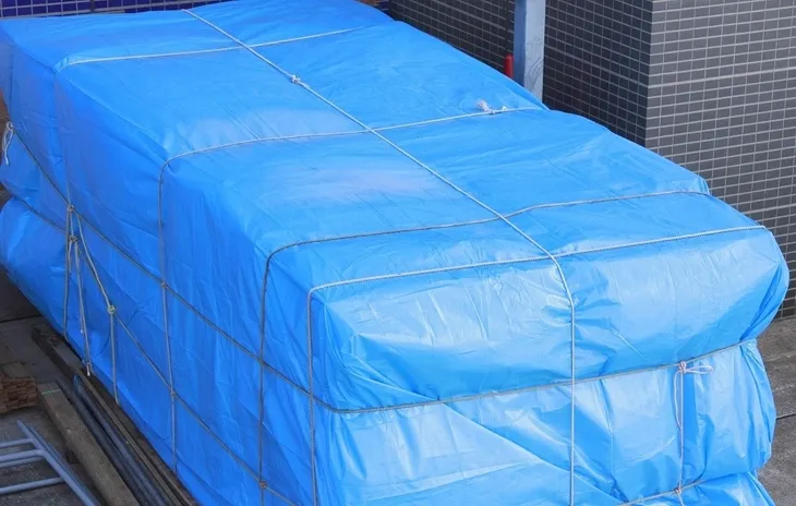 plandeka-niebieska-na-auto-taras-mocna-duza-8x12m-producent-bradas