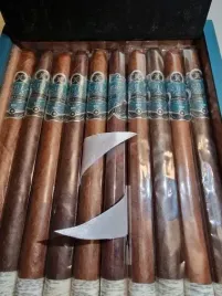 cygaro-ceniza-lancero-natural-dominikana