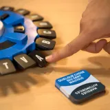 tapple-gra-slowna-edukacyjna-kreatywna-zabawa-gra-rodzinna-36-kart-literki-nazwa-tapple