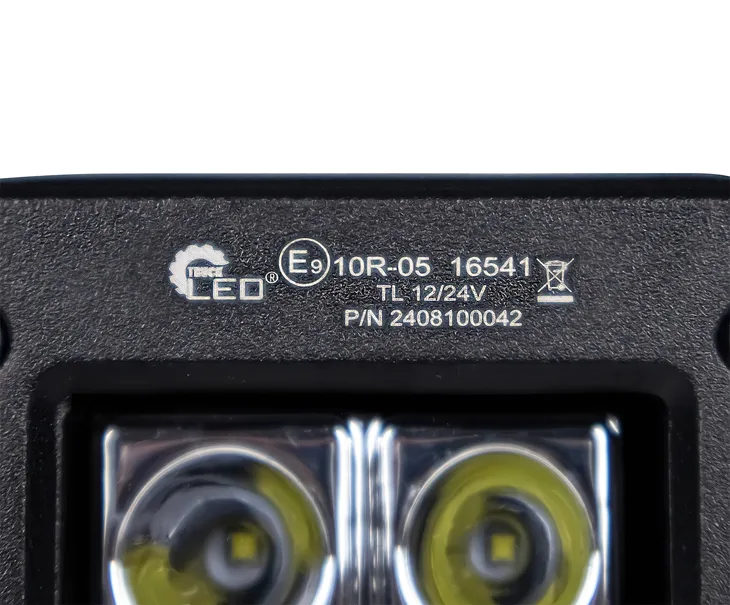 lampa-robocza-led-4x-led-stan-nowy-waga-z-opakowaniem-1-kg