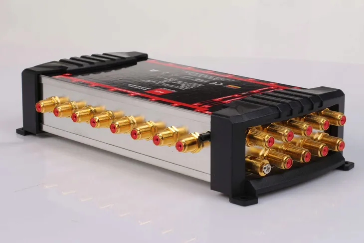 multiswitch-9-16-opticum-oms-916-pro-glebokosc-produktu-13-cm