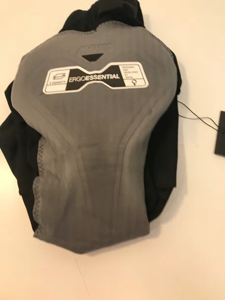 spodenki-rowerowe-damskie-essential-mavic-s-material-dominujacy-poliester