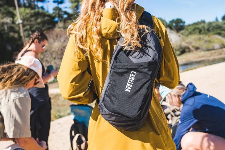 plecak-rowerowy-damski-z-buklakiem-camelbak-women-s-lobo-9l-czarny-cechy-dodatkowe-brak-informacji